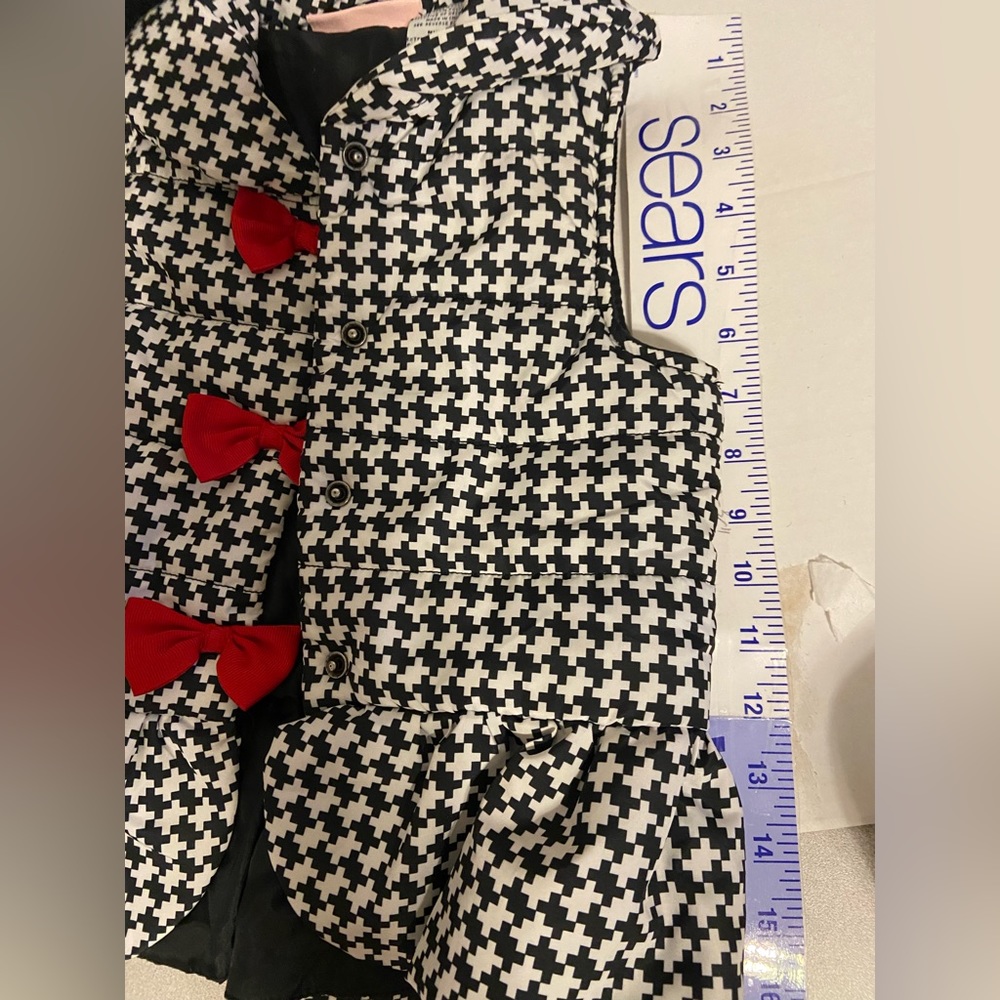 Macy’s little girl size 4 beautiful vest black /red bows, ruffles on the trim. - Picture 11 of 12